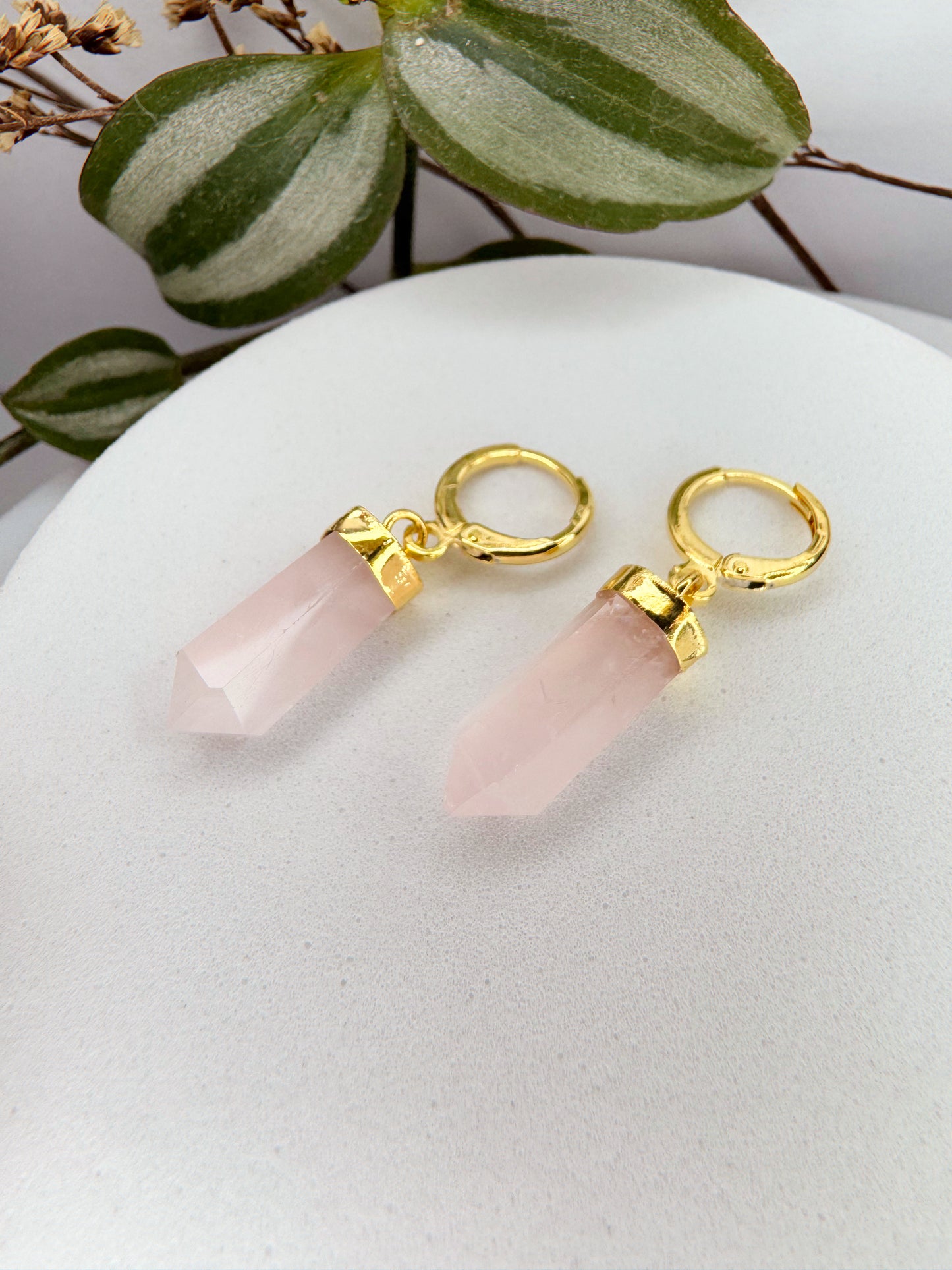 Brinco Júpiter - quartzo rosa lapidado