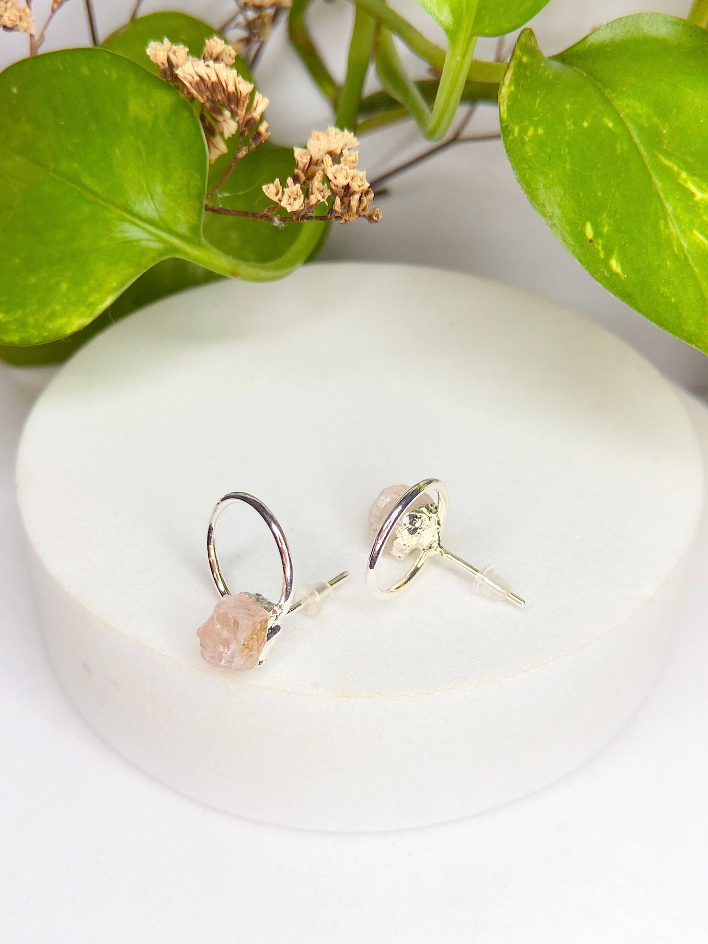 Brinco poeira estelar - quartzo rosa