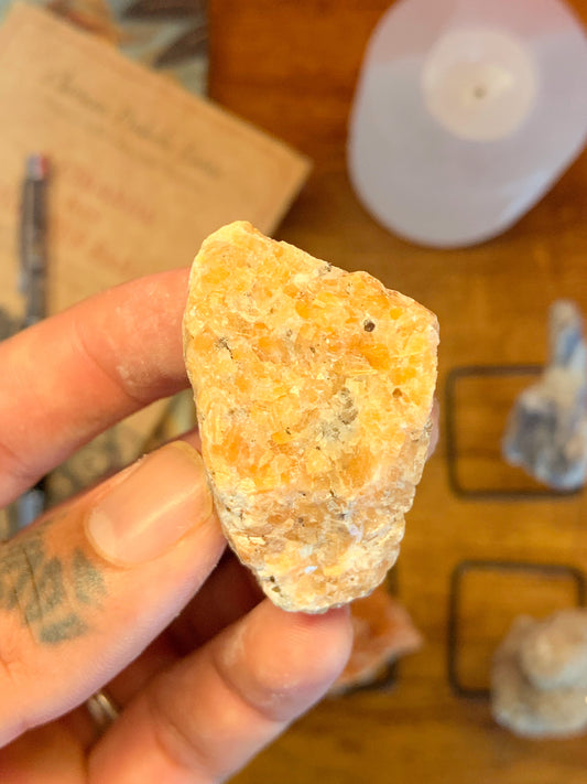 Calcita laranja - pedra solta