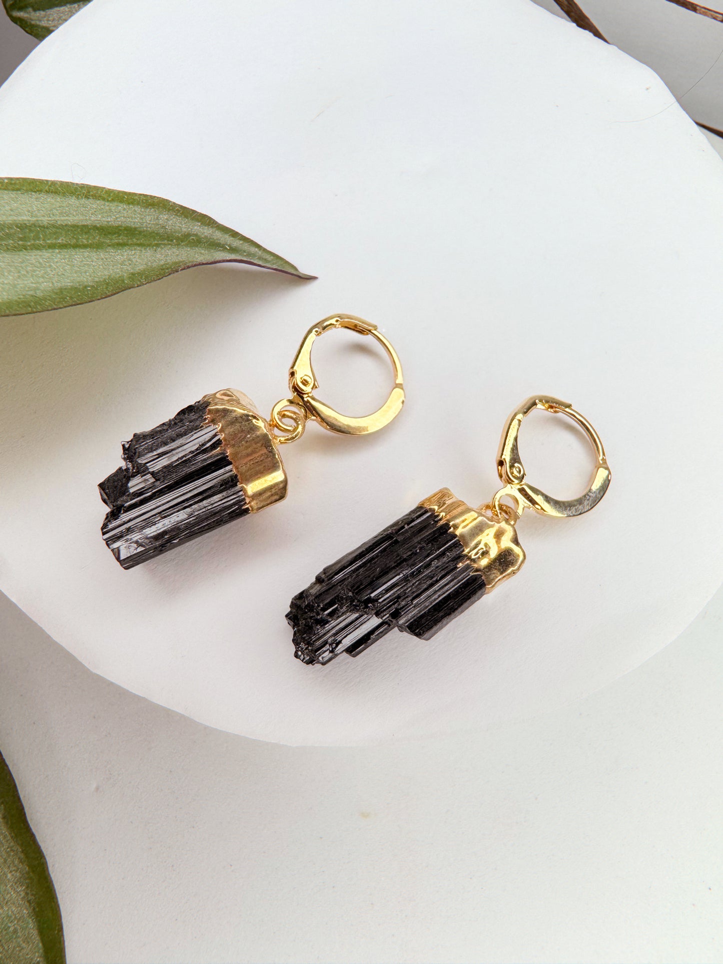 Brinco Júpiter - turmalina negra