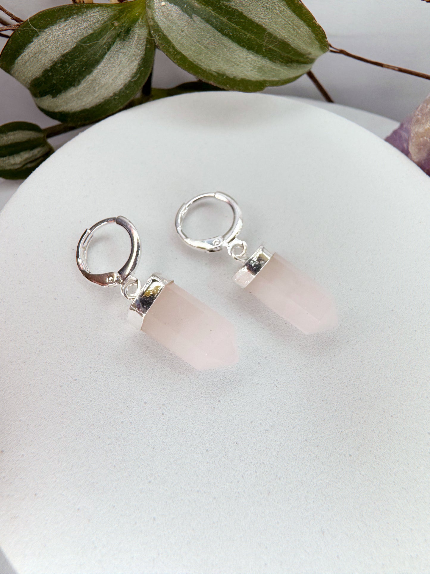 Brinco Júpiter - quartzo rosa lapidado