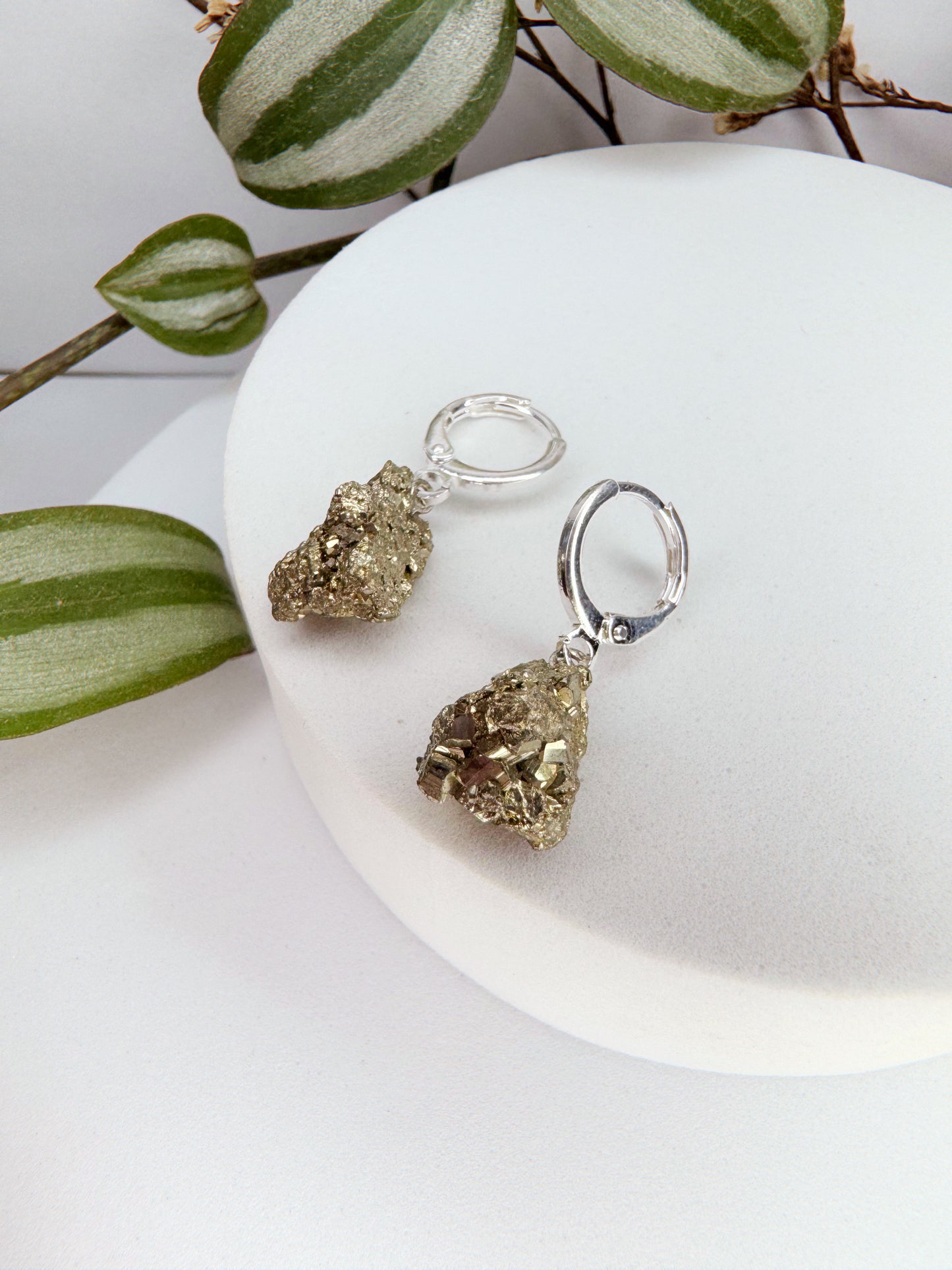 Brinco Júpiter - pirita natural