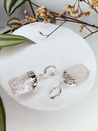 Brinco Júpiter - Quartzo de cristal bruto