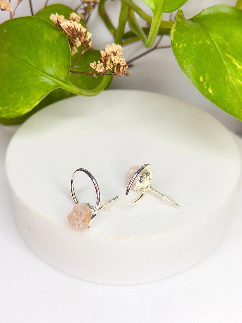 Brinco poeira estelar - quartzo rosa