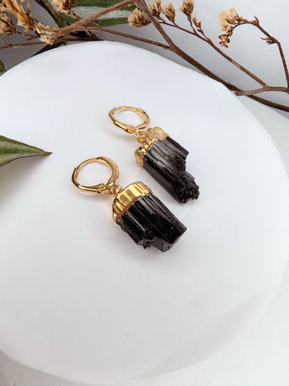 Brinco Júpiter - turmalina negra