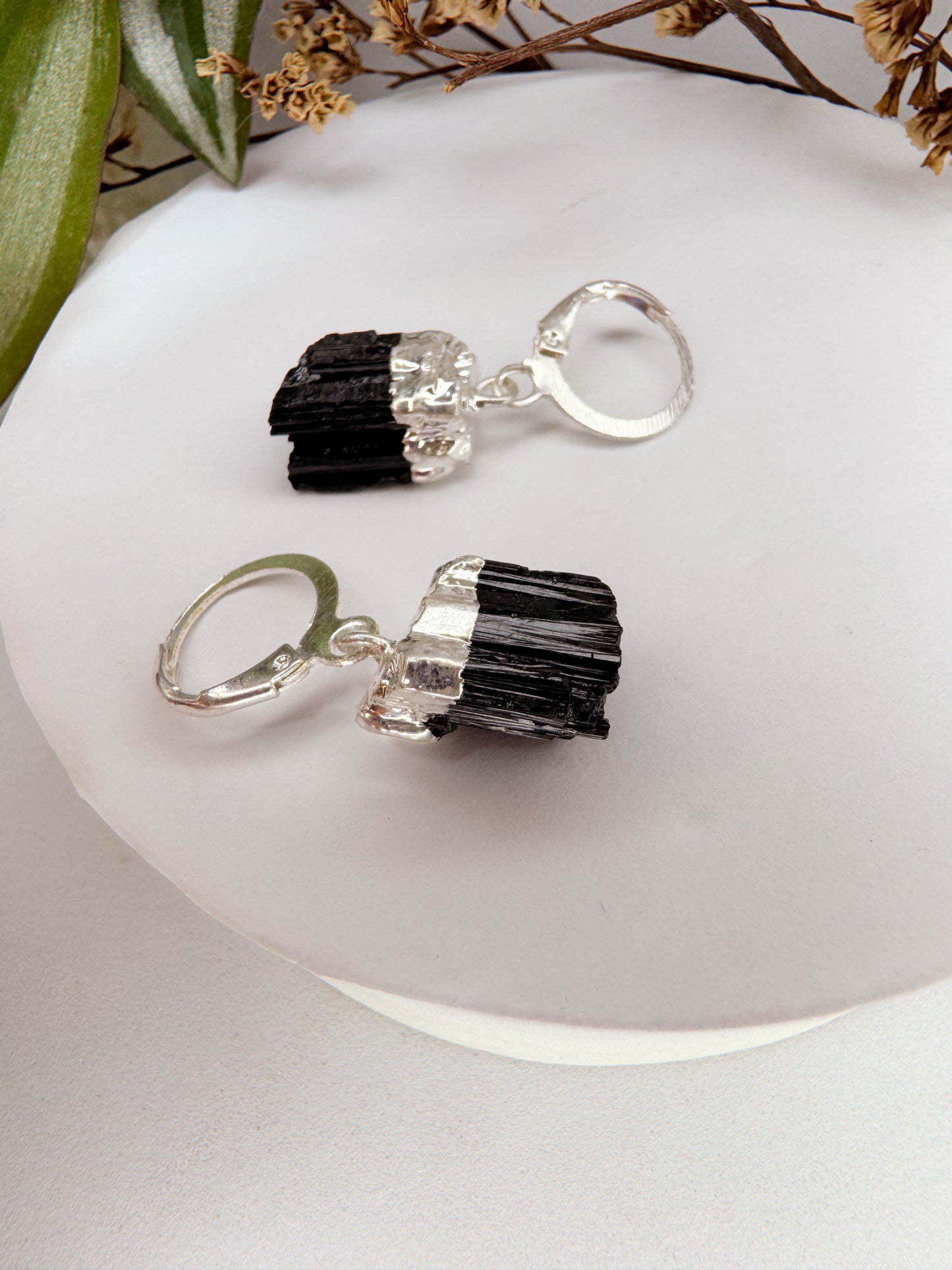 Brinco Júpiter - turmalina negra