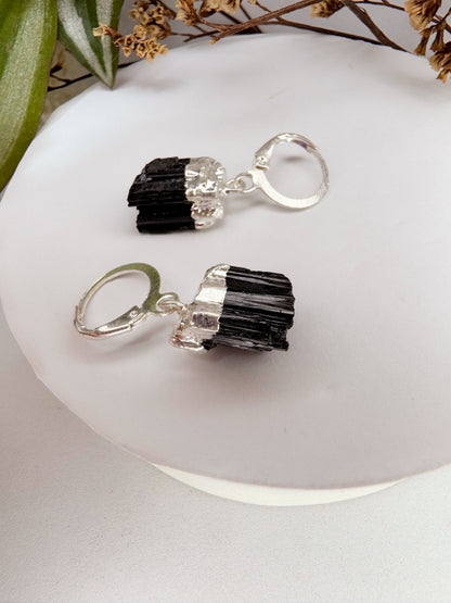 Brinco Júpiter - turmalina negra