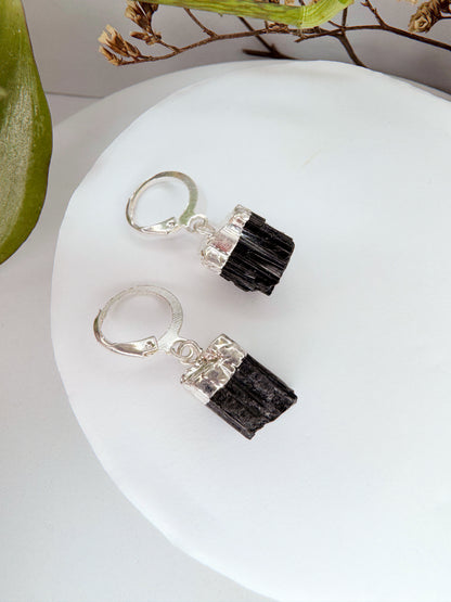 Brinco Júpiter - turmalina negra