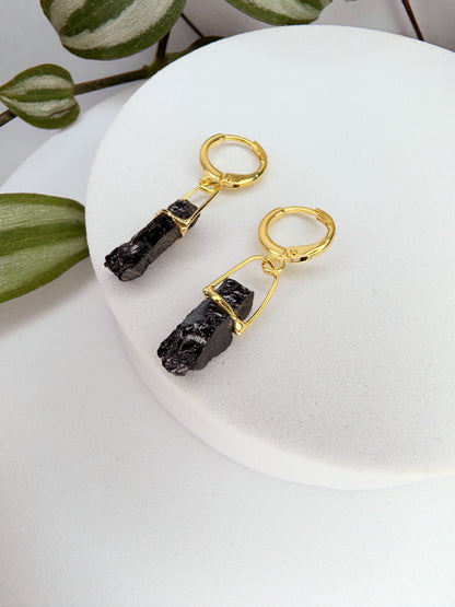 Brinco Júpiter - turmalina negra
