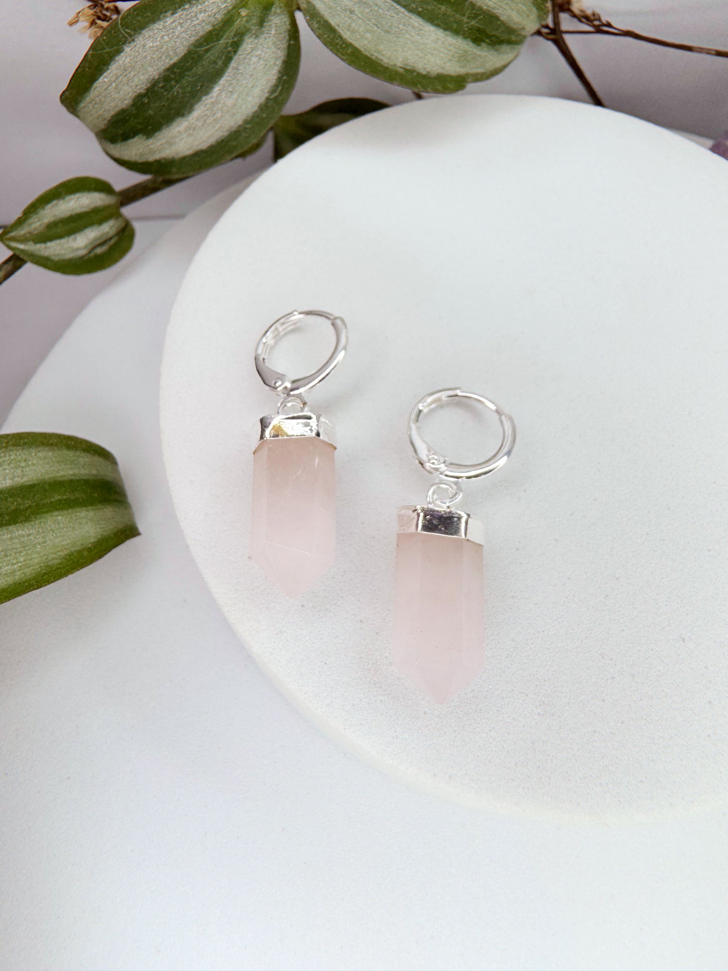 Brinco Júpiter - quartzo rosa lapidado