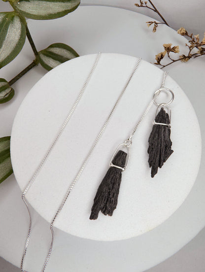 Colar cósmico - vassoura de bruxa