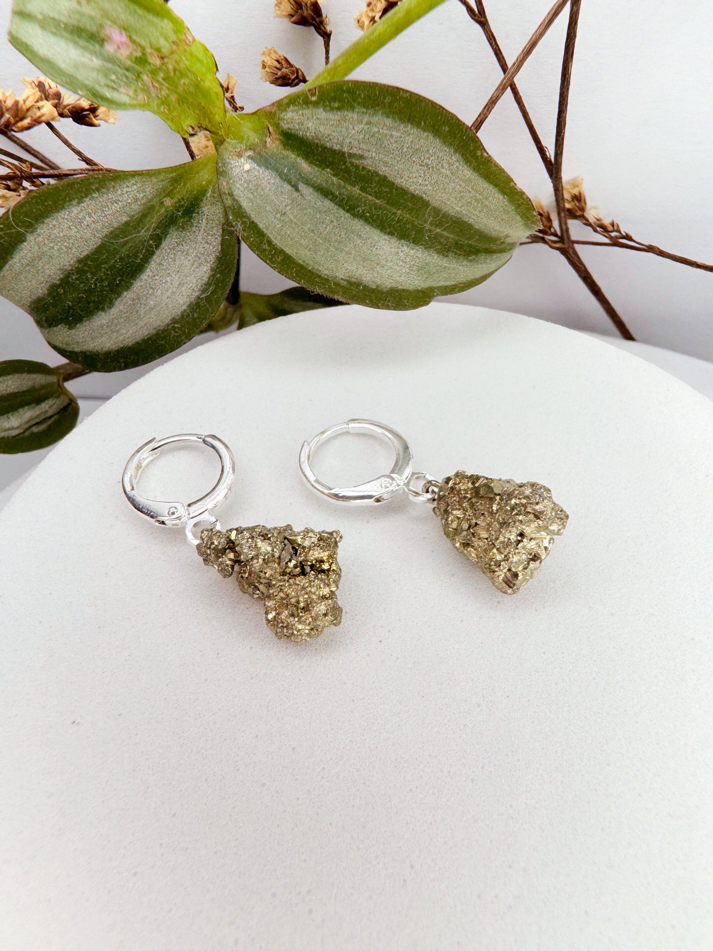 Brinco Júpiter - pirita natural